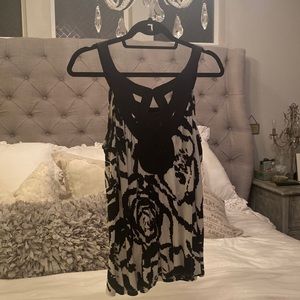 Cute Express swing top on black and white print